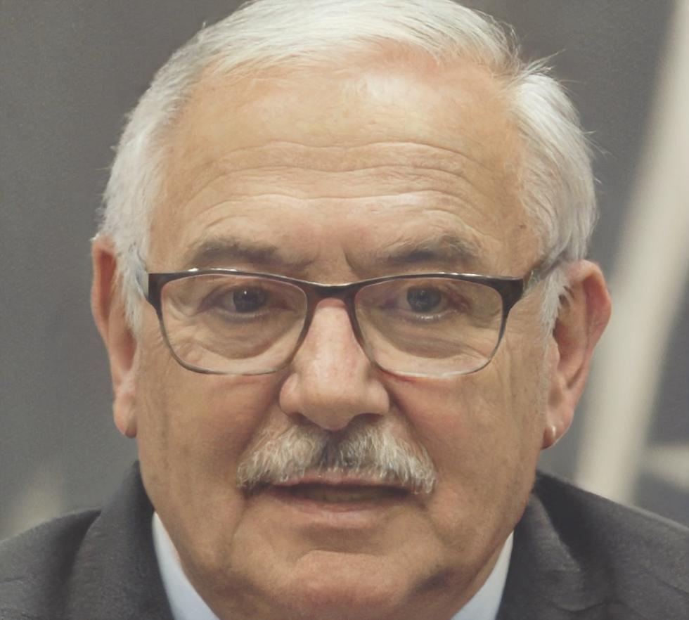 Instructor especializado en desarrollo de juegos móviles